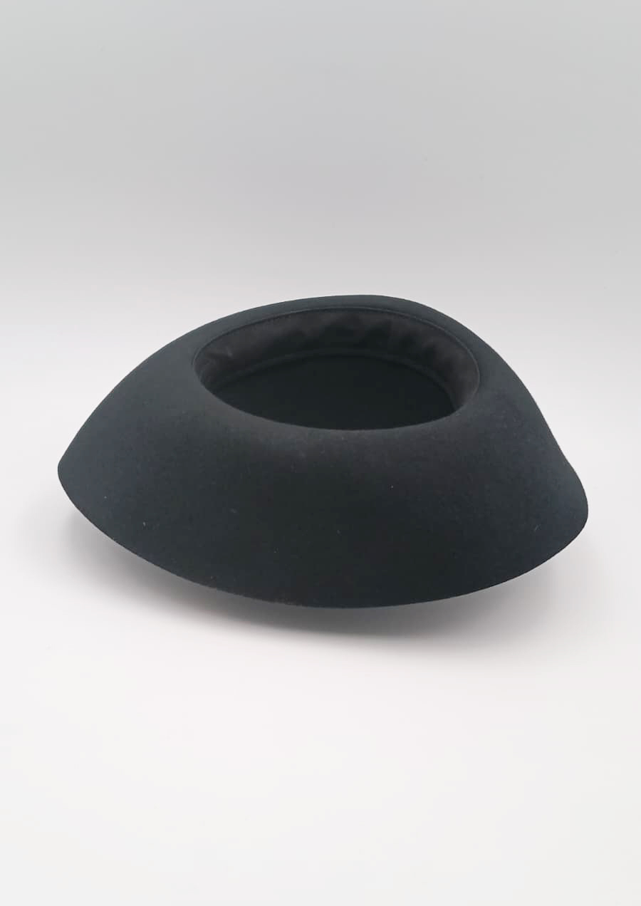 Triangular felt blank, black