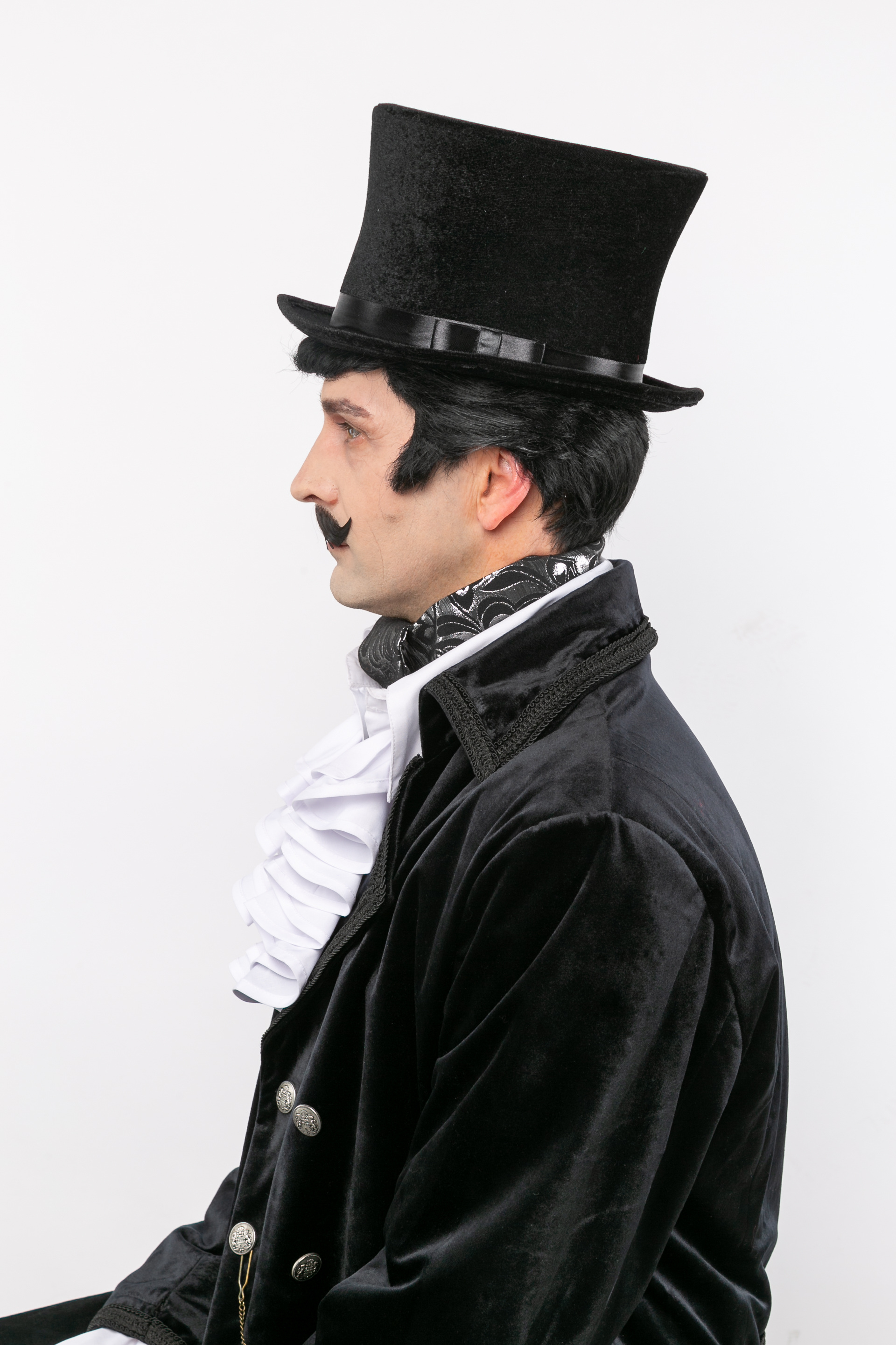 Hat made of black velvet - height 15.5 cm
